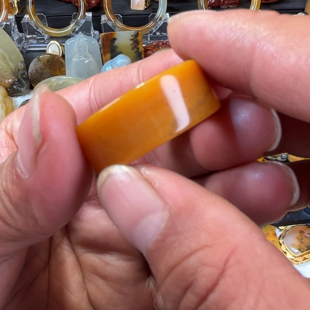 石英质玉（黄龙玉）合金颈饰