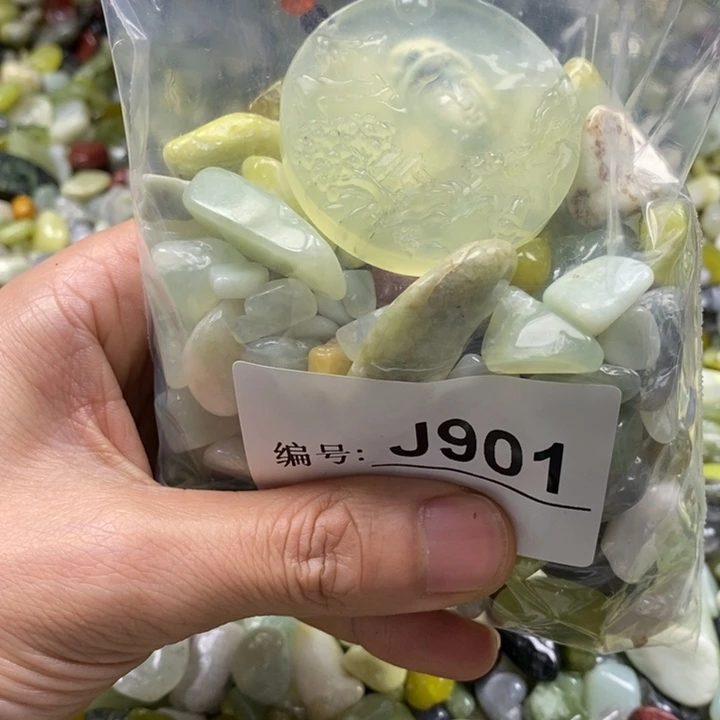 蛇纹石玉鱼缸石未镶嵌