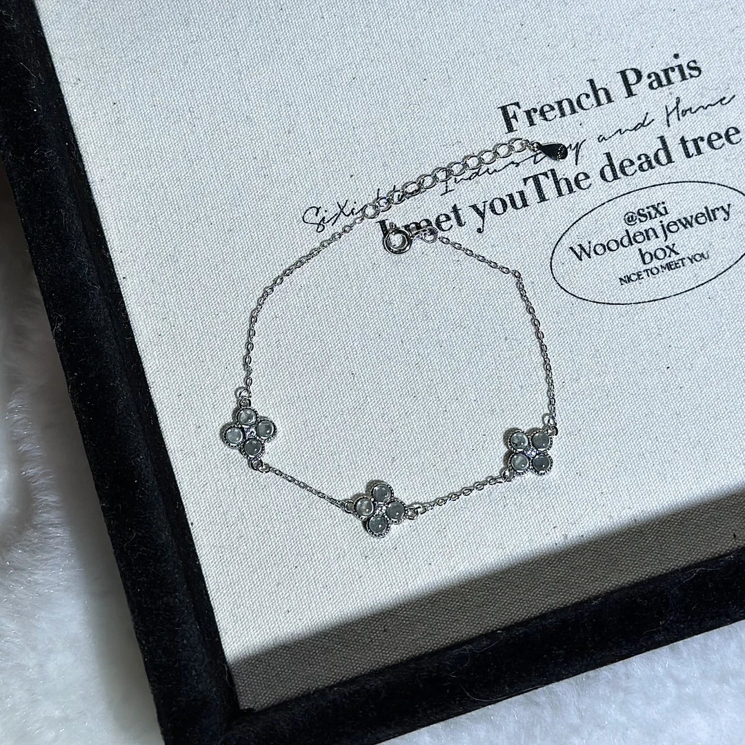 四叶草白托帕925银底托手链