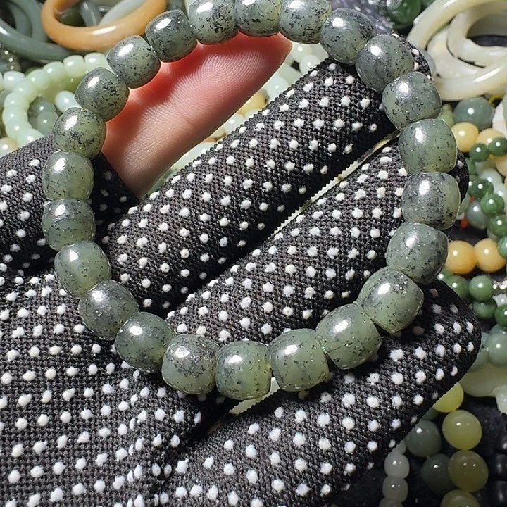 和田玉未镶嵌手链卡9