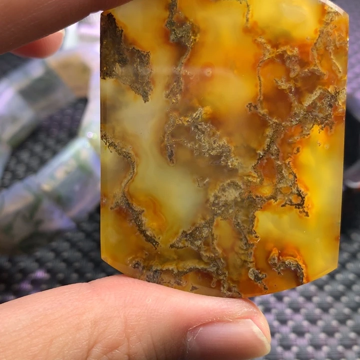 上***守玛瑙/玉髓未镶嵌颈饰