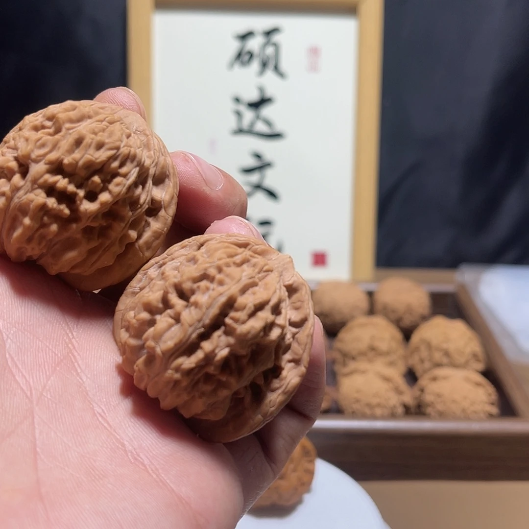 周***£大叶紫檀（黑酸枝木类）