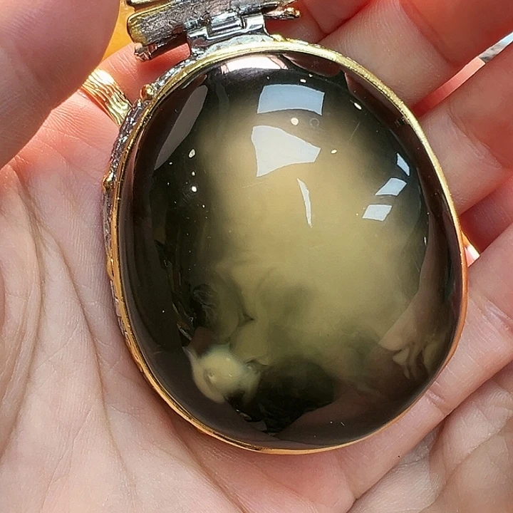 未镶嵌琥珀珠宝奇石