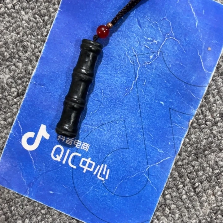 和田玉未镶嵌颈饰玉*缘