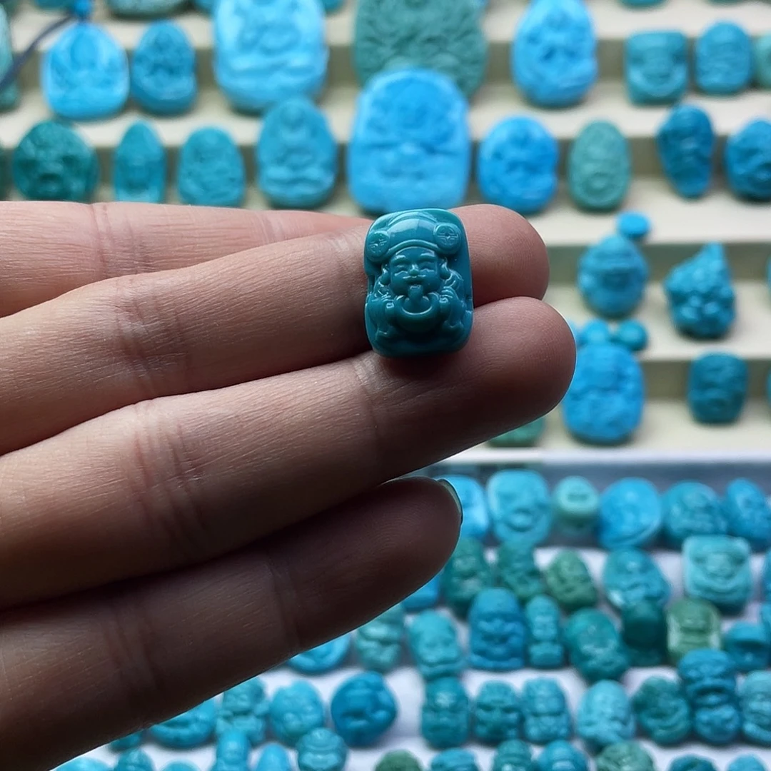 绿松石未镶嵌颈饰