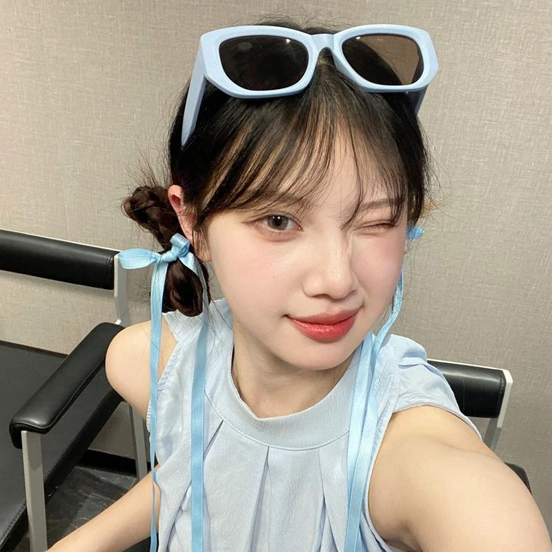 【oaw定制版】蓝色方形墨镜女2025新款多巴胺风圆脸拍墨镜