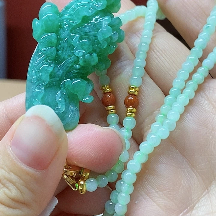 翡翠未镶嵌颈饰吊坠