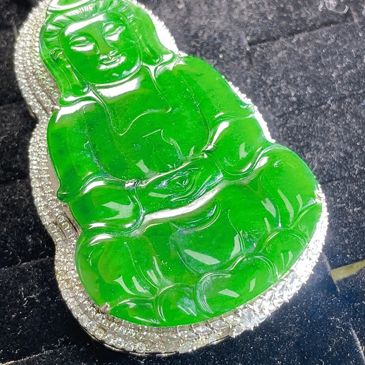 翡翠未镶嵌颈饰47