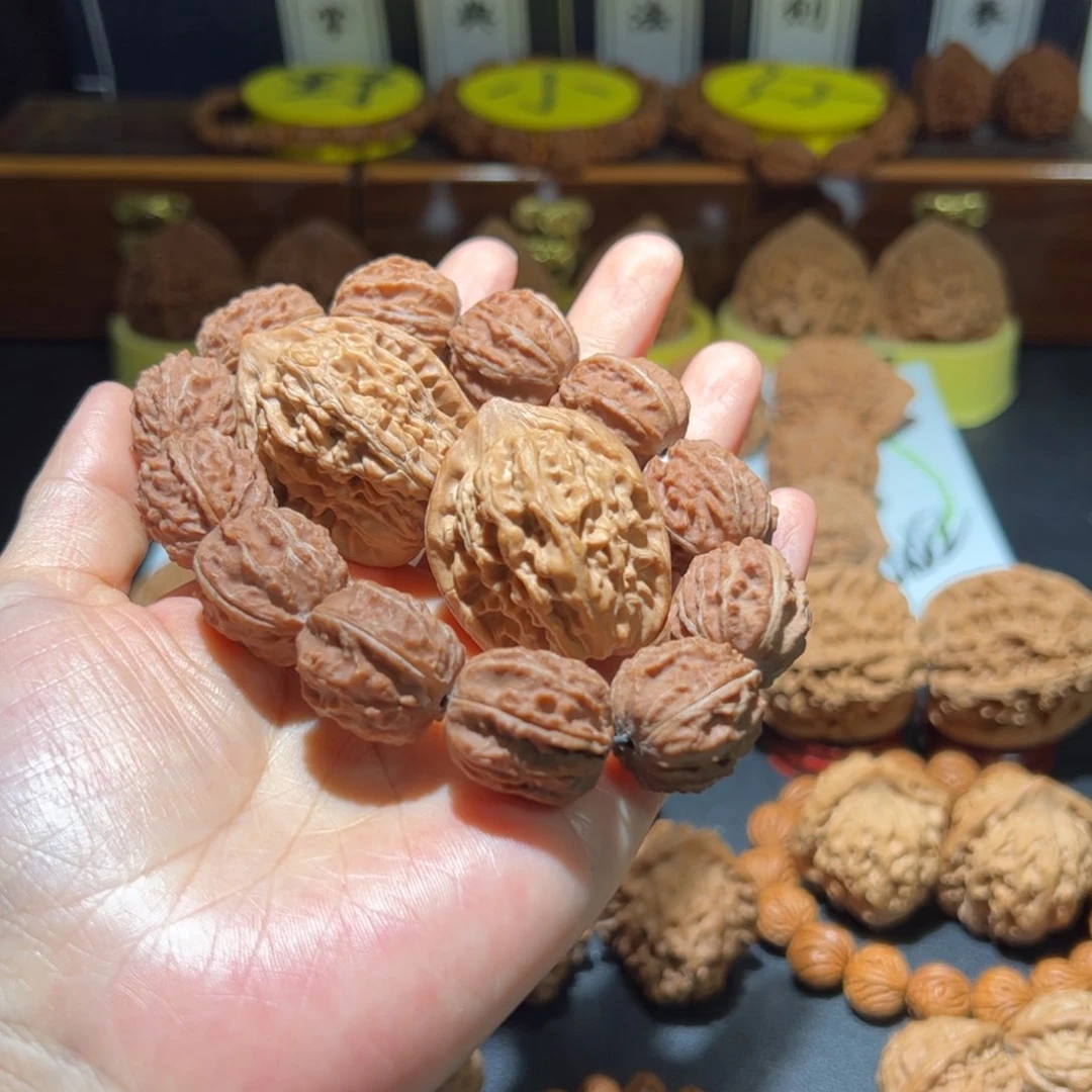 文玩核桃把件爆肉小灯笼陪嫁水晶剑