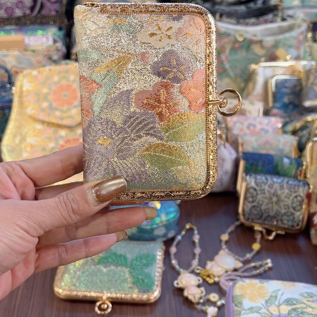 夏***C蚕丝福利彩金花卉卡包