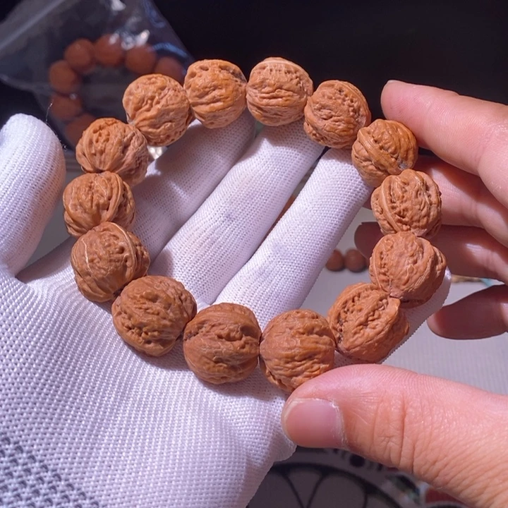 文玩核桃手串……22