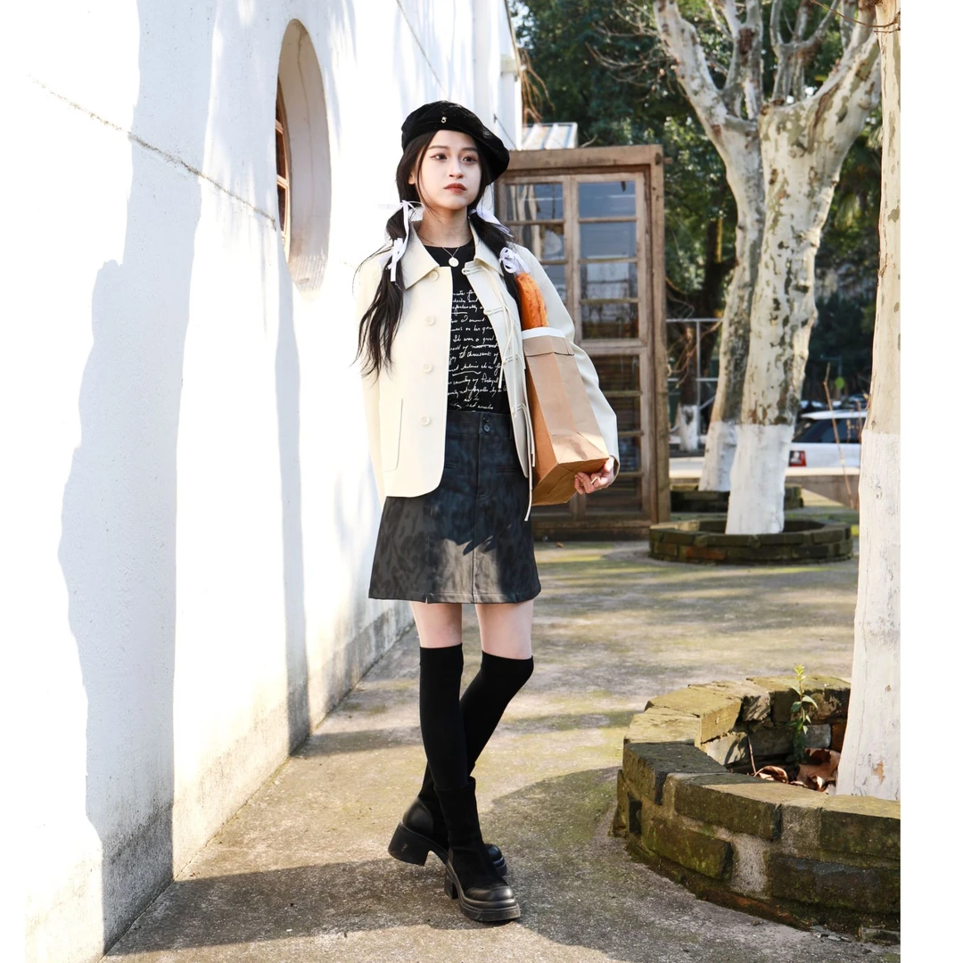 【首次六折】西町村屋设计师款盘扣皮衣短款外套AA8219003