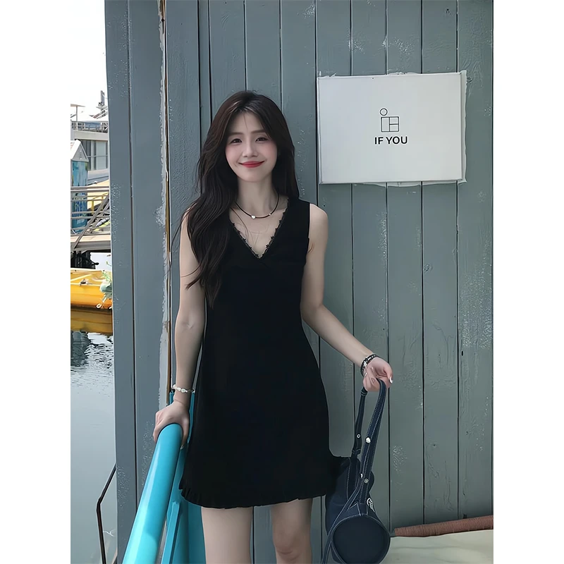 2025新款女士夏季法式气质复古蕾丝花边V领无袖连衣裙高级感裙子