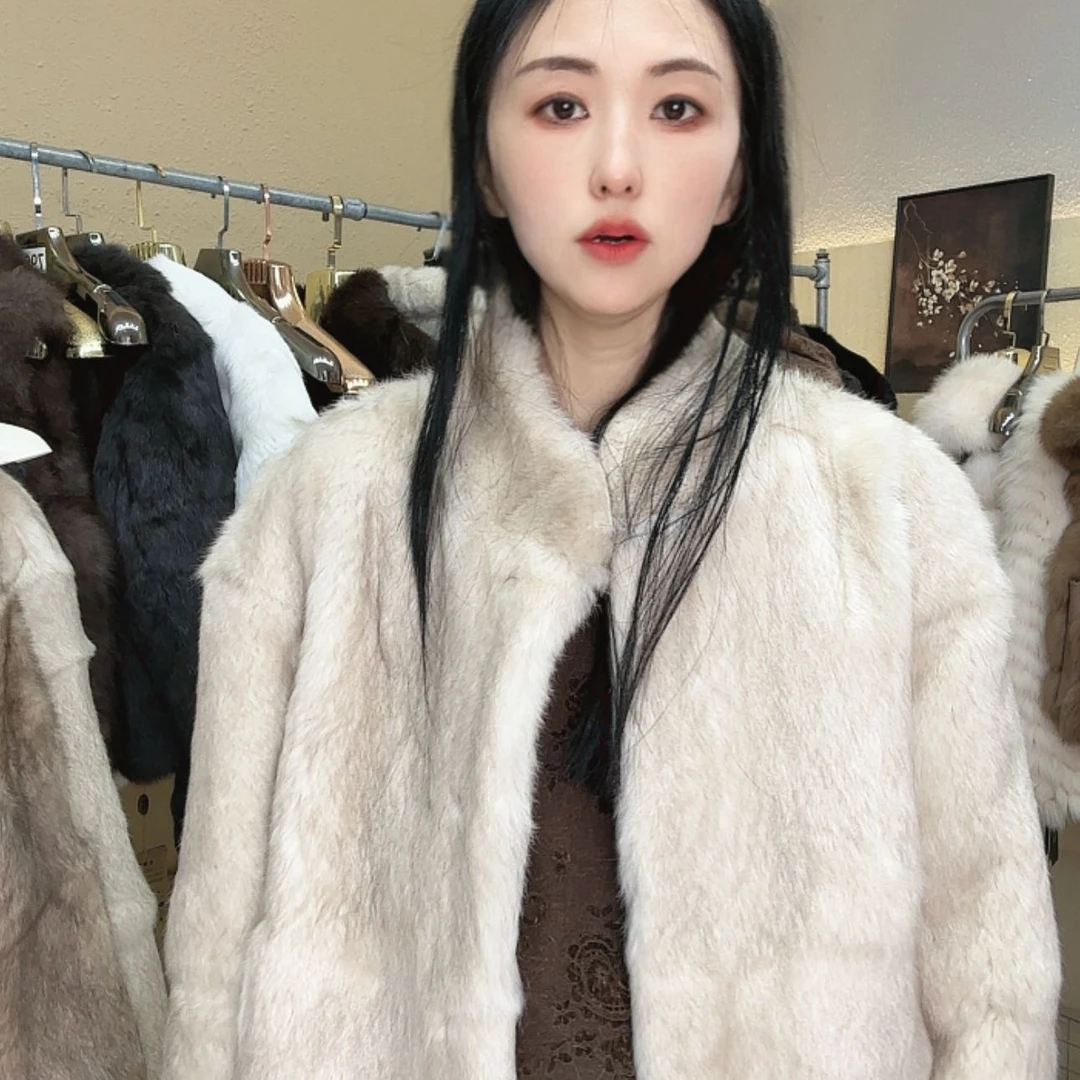 【闪购商品】兔毛外套搭配