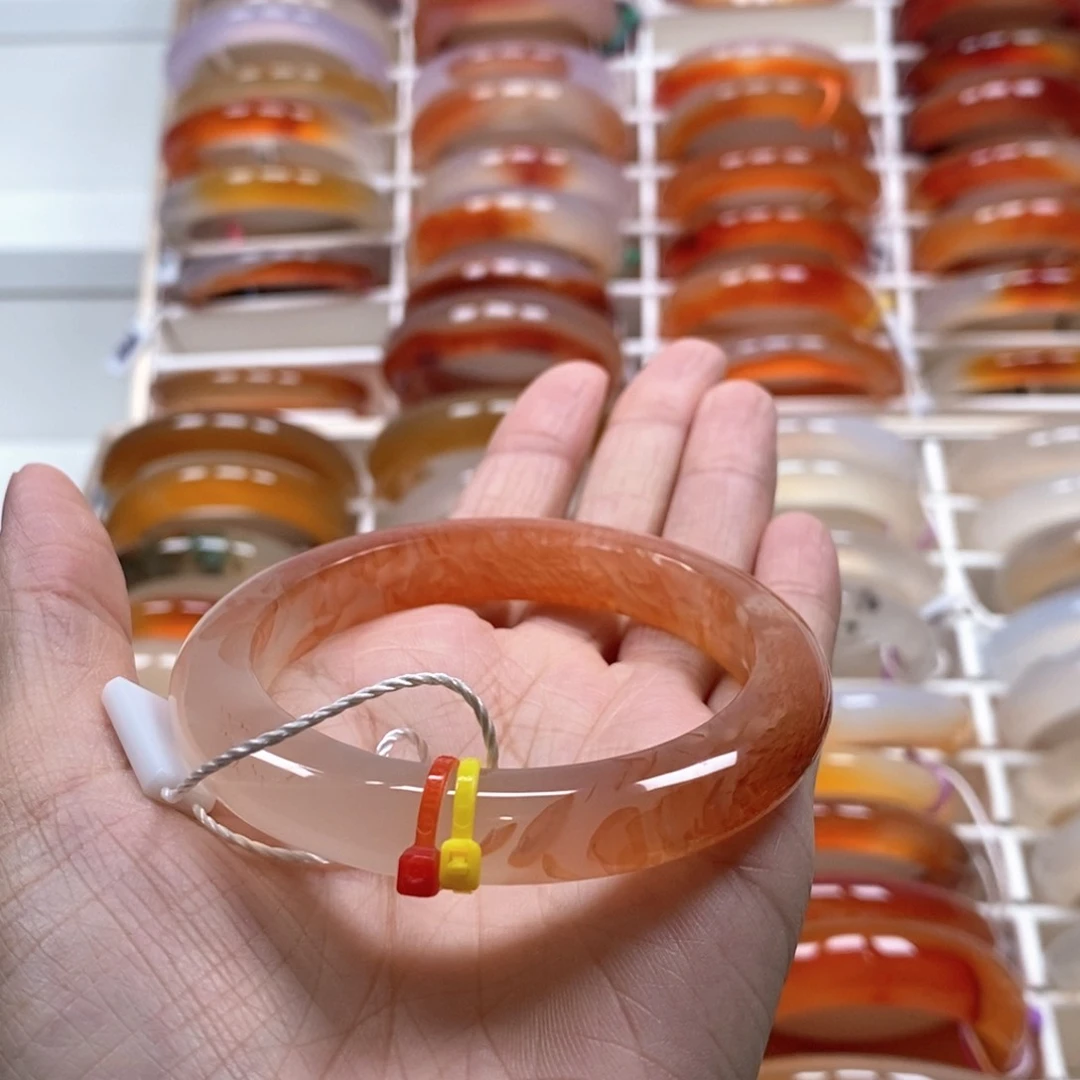 k***6玛瑙/玉髓手镯未镶嵌