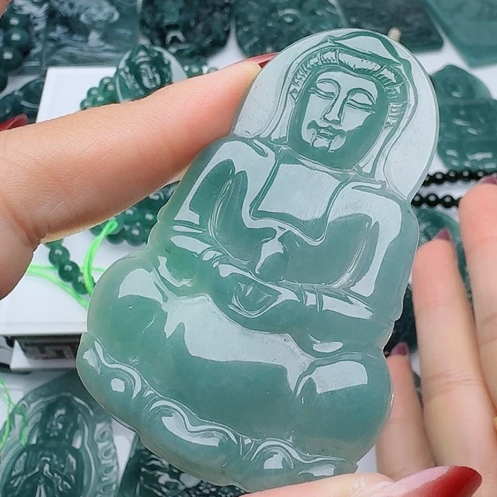 我***爹翡翠未镶嵌颈饰多样性发其一