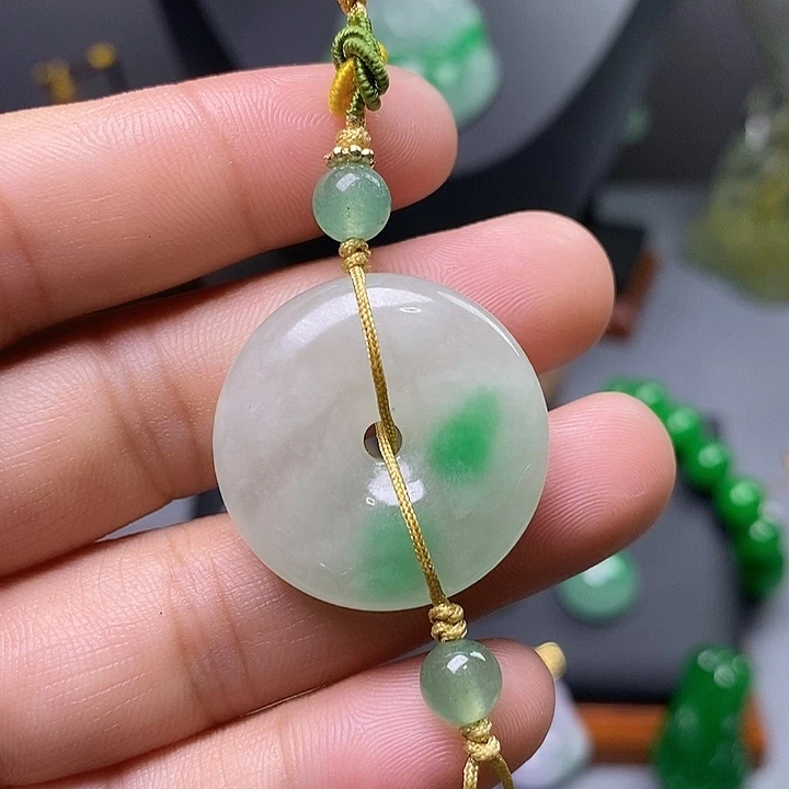 吊坠(赠链)未镶嵌翡翠
