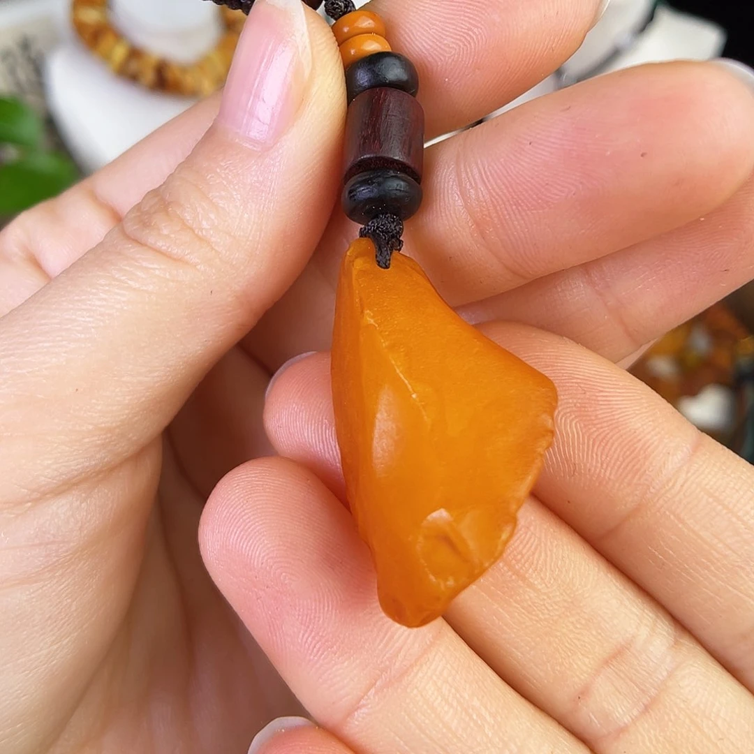 琥珀珠宝奇石未镶嵌，