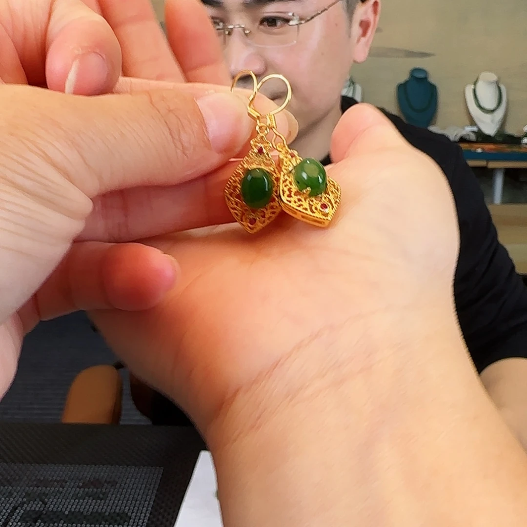 和田玉未镶嵌耳饰
