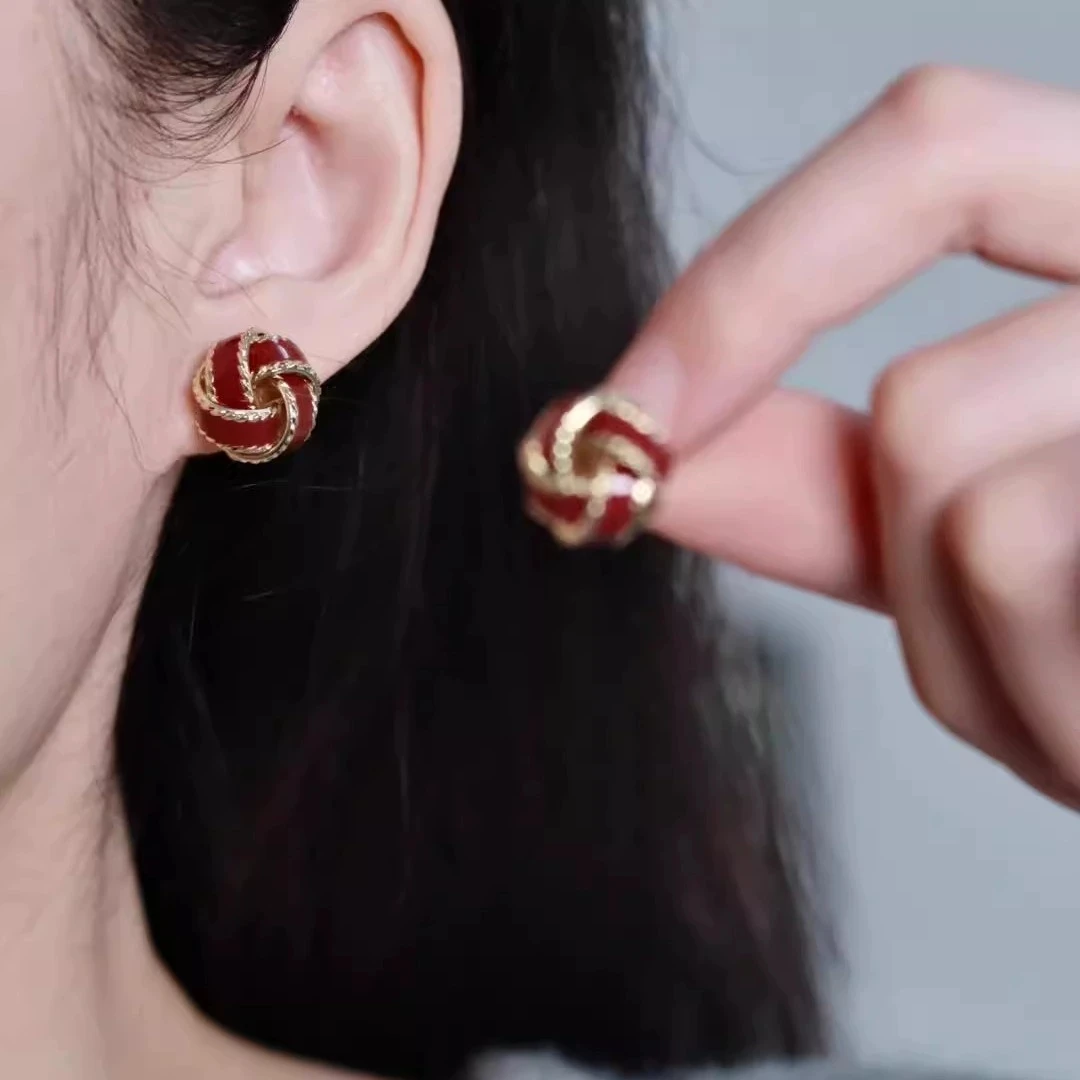 铜合金耳饰 复古酒红色麻花耳钉美拉德轻奢同心结珐琅高级感耳饰