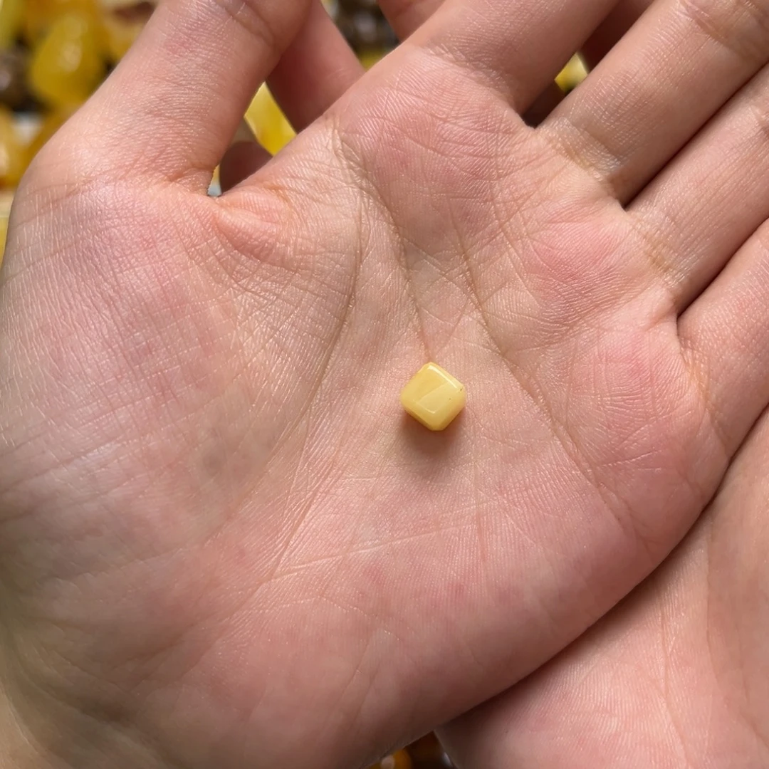 ****阿琥珀未镶嵌裸石天然琥珀