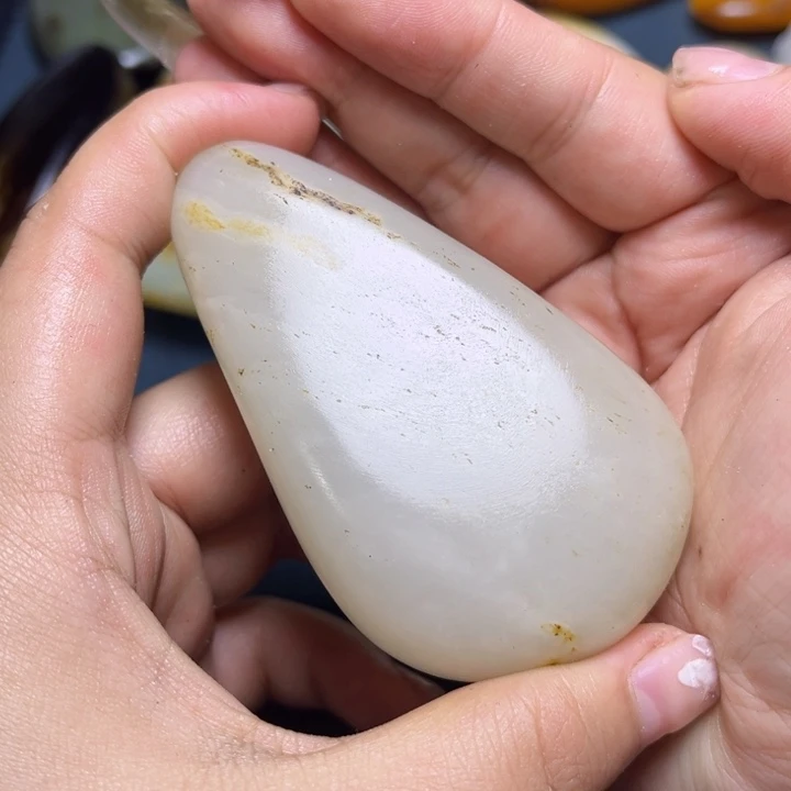 和田玉未镶嵌珠宝奇石