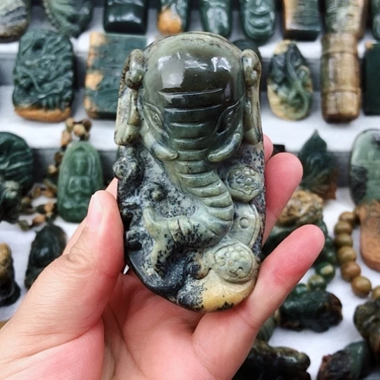 岫岩河磨玉（透闪石质玉）未镶嵌把件