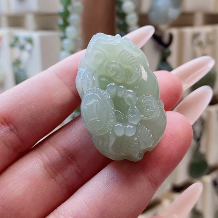 炙***厨颈饰未镶嵌和田玉