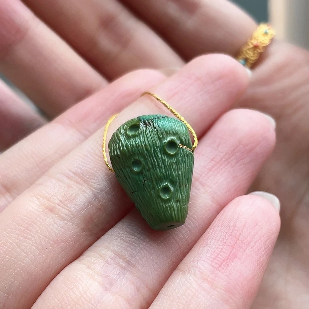 未镶嵌绿松石颈饰