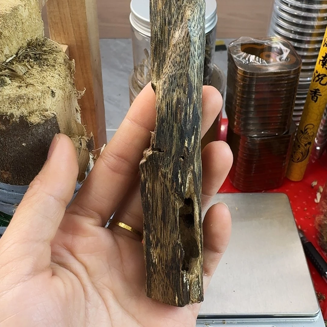 香料绿奇楠虫漏白棋23克
