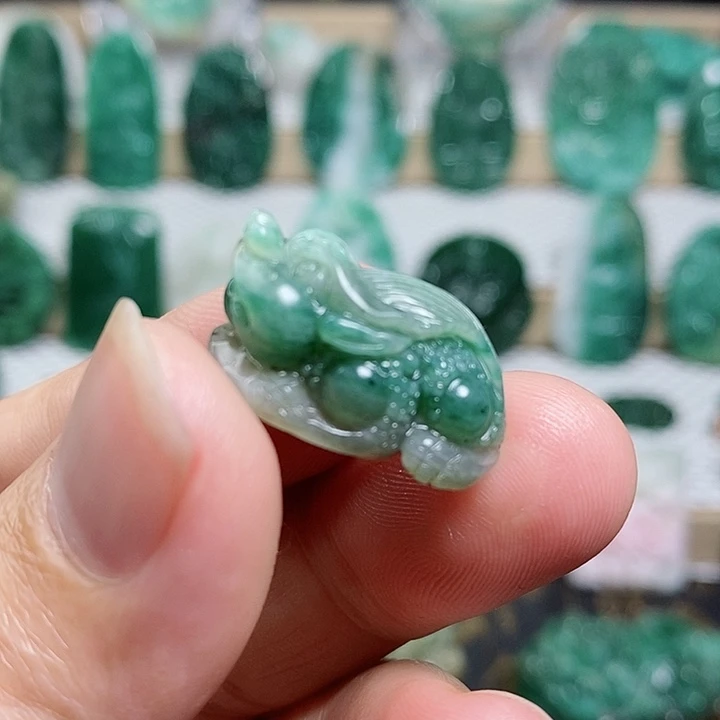 未镶嵌独山玉颈饰