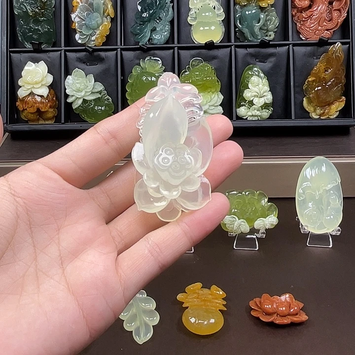 安****未镶嵌蛇纹石玉吊坠(不含链)