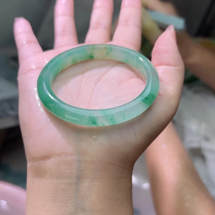 ღ****未镶嵌手镯石英质玉（非洲翠）定制