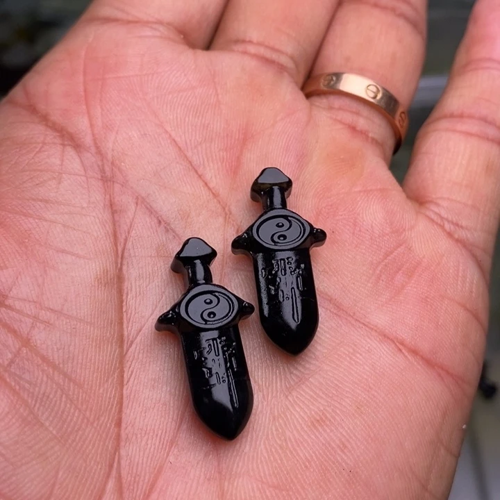 蛇纹石玉颈饰合金115