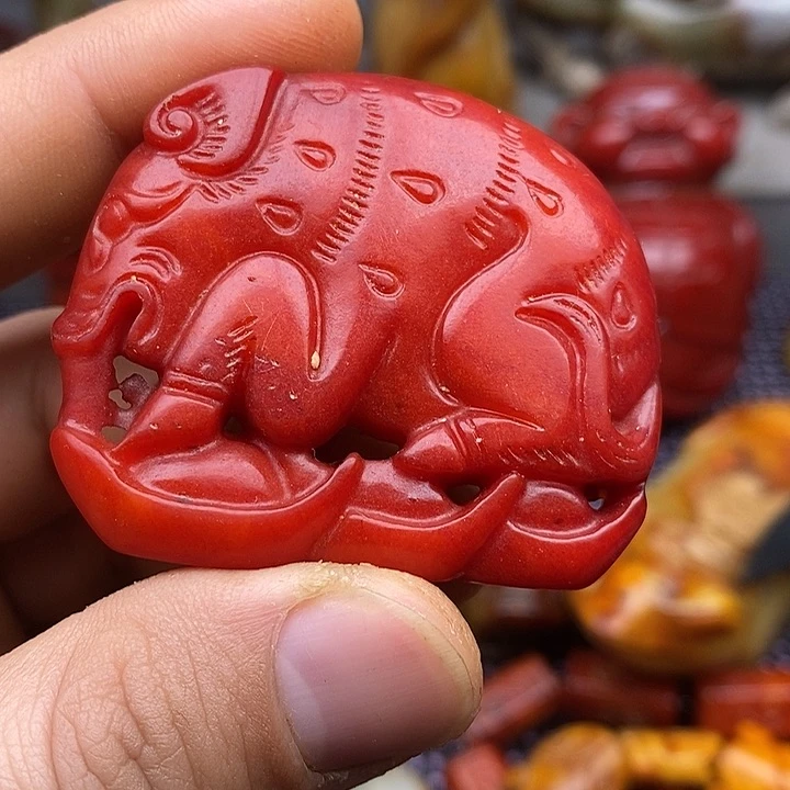 未镶嵌蛇纹石玉颈饰