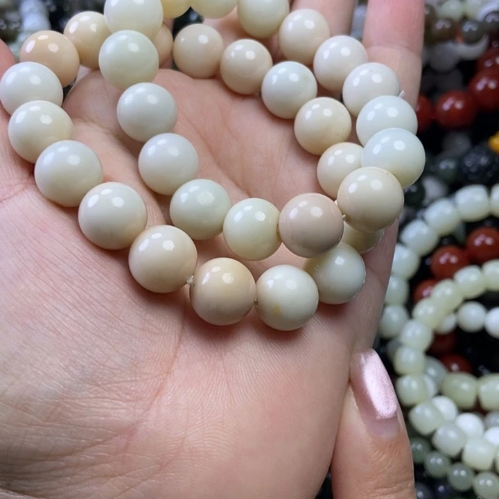 颈饰未镶嵌和田玉卡12