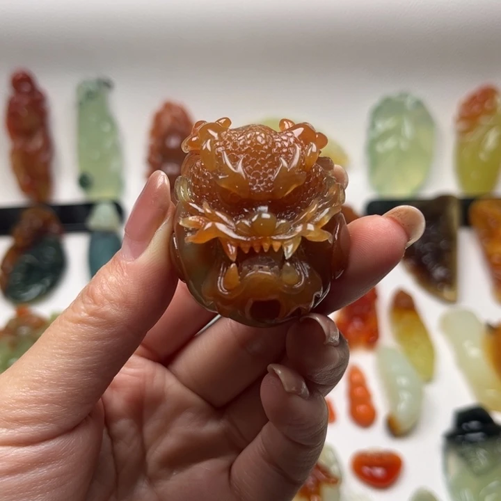 岫玉未镶嵌颈饰岫玉