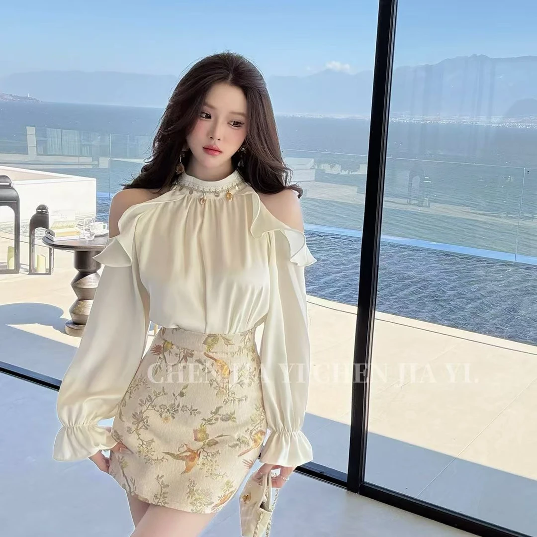 【JIAYI】气质贵女～微珠光感法式花边露肩衬衫