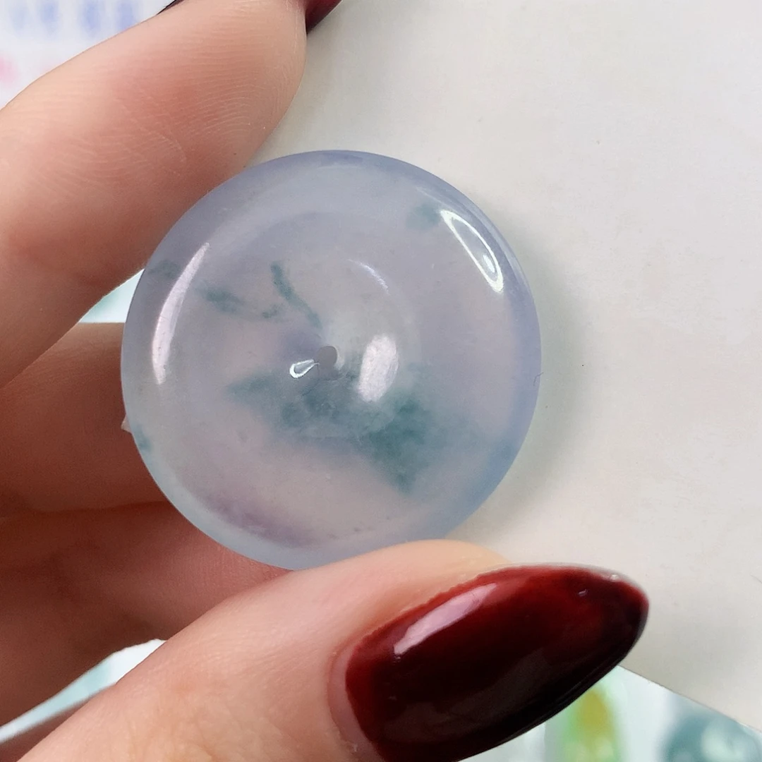 翡翠未镶嵌颈饰平安扣