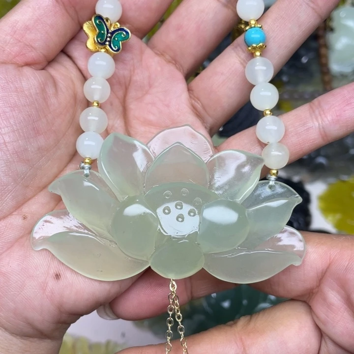 蛇纹石玉未镶嵌颈饰