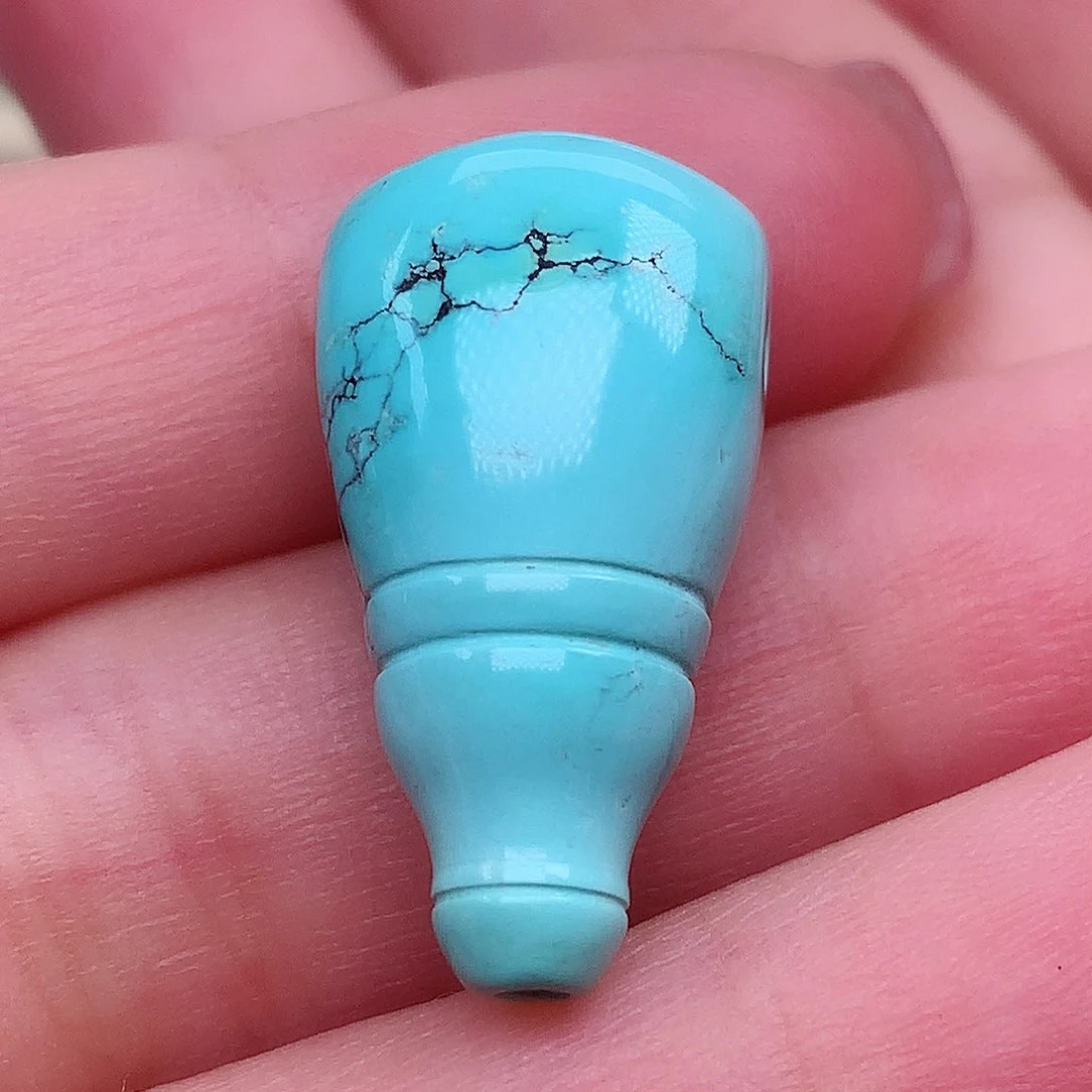 绿松石未镶嵌颈饰