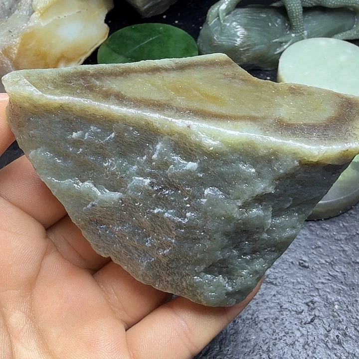 和田玉（糖玉）未镶嵌珠宝奇石