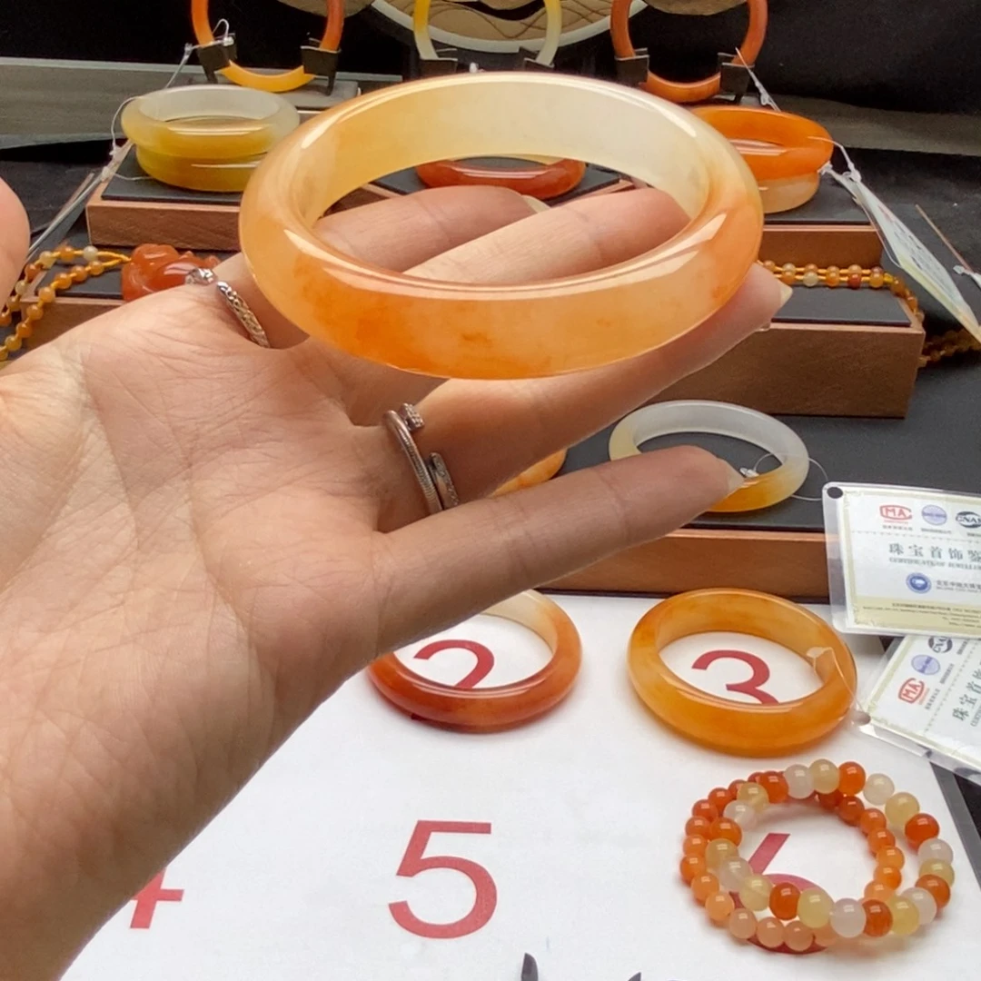 石英质玉（黄龙玉）未镶嵌手镯