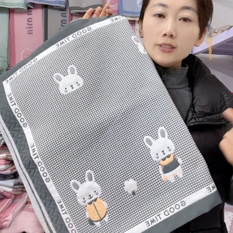 棉特价黑色小兔子