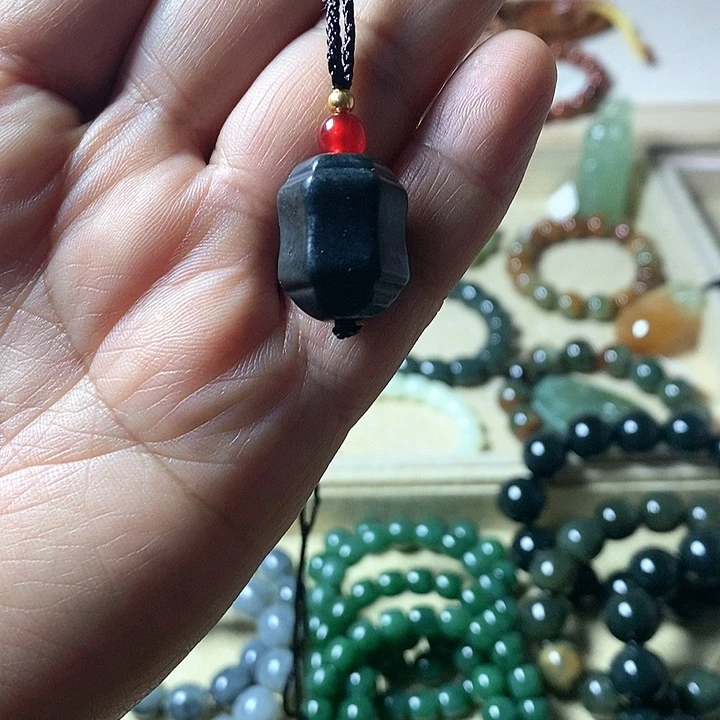 和田玉（糖玉）未镶嵌颈饰