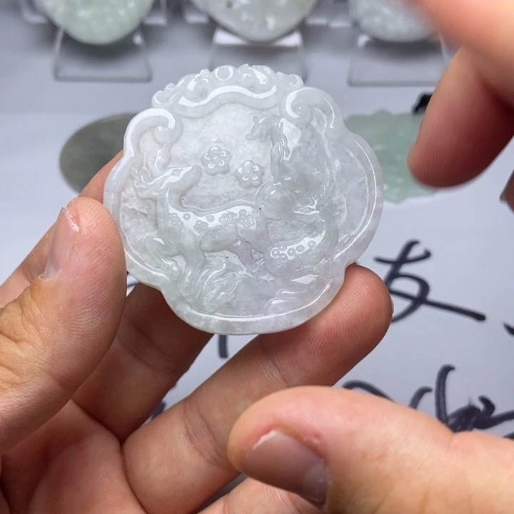 翡翠未镶嵌颈饰翡翠