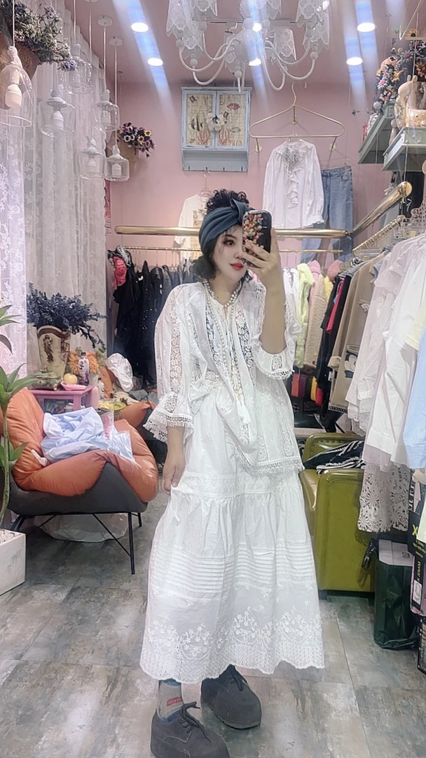 韩版时尚刺绣镂空设计长裙