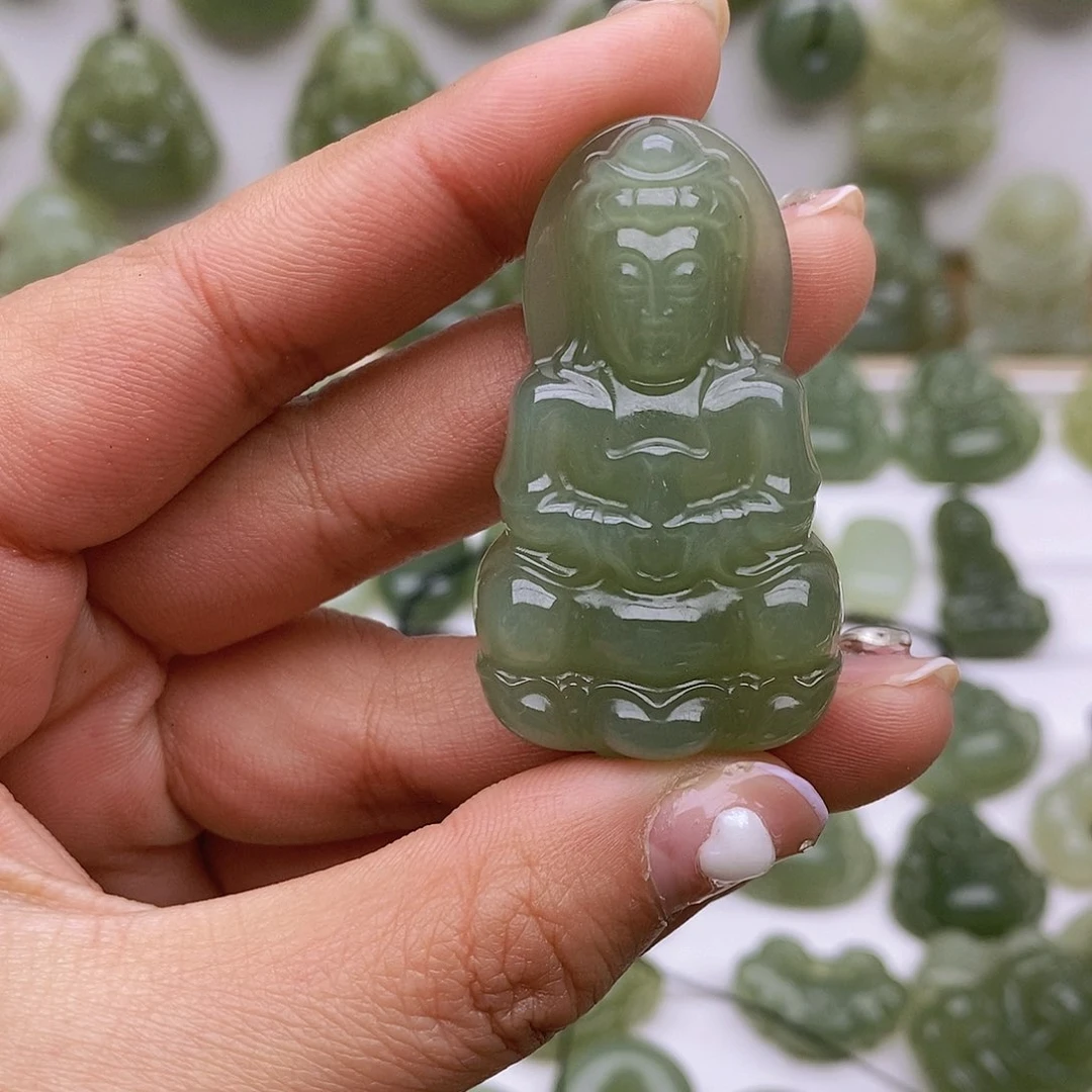 和田玉颈饰未镶嵌玩****?