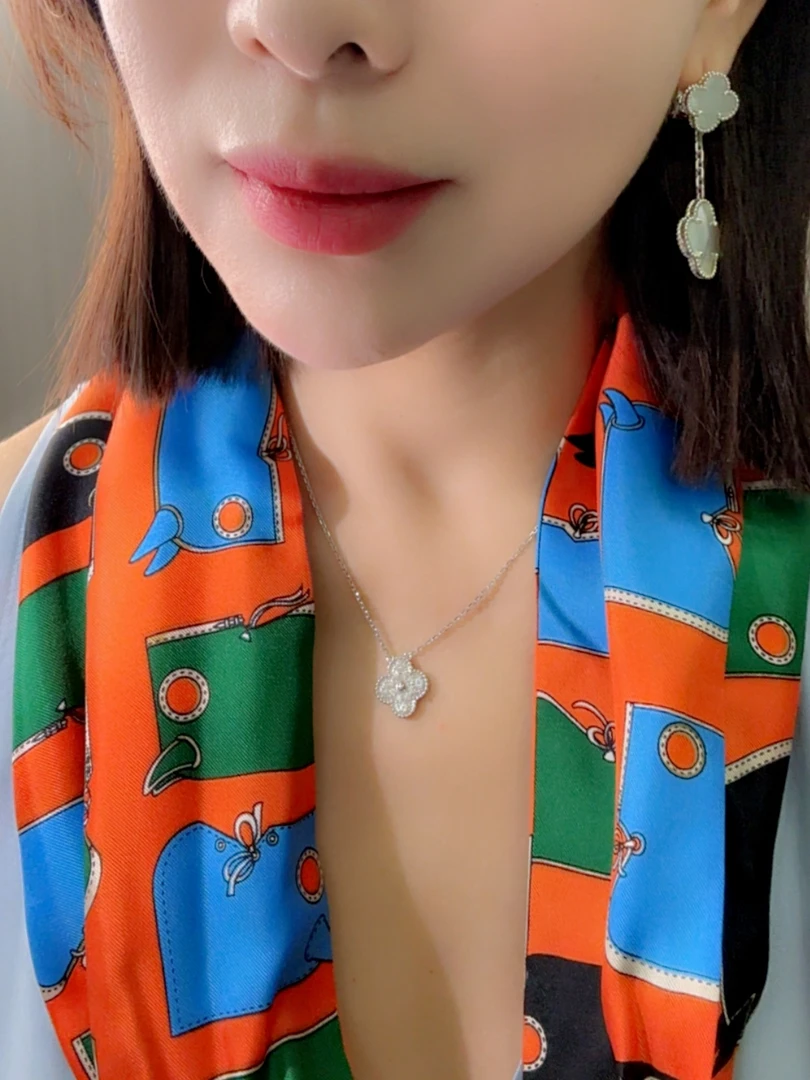 《VK家高定版》围巾15mm四叶单花丝巾链经典轻奢百搭围巾