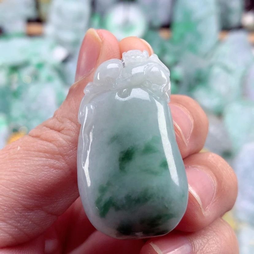 【闪购商品】翡翠吊坠(不含链)未镶嵌